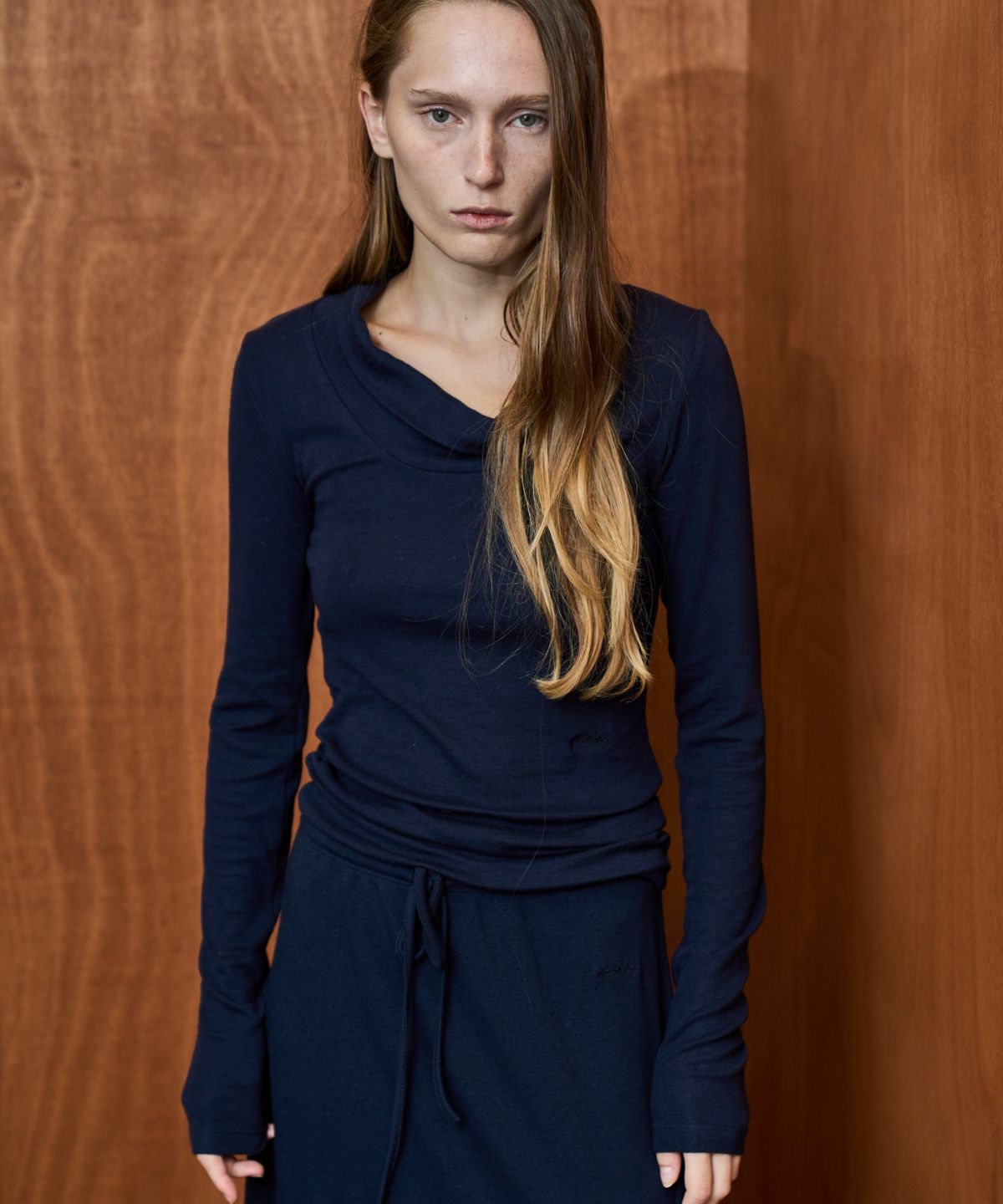 그리다제이(GRIDAJ) Wool Blend Soft Drape Cowl Neck  Tee _navy