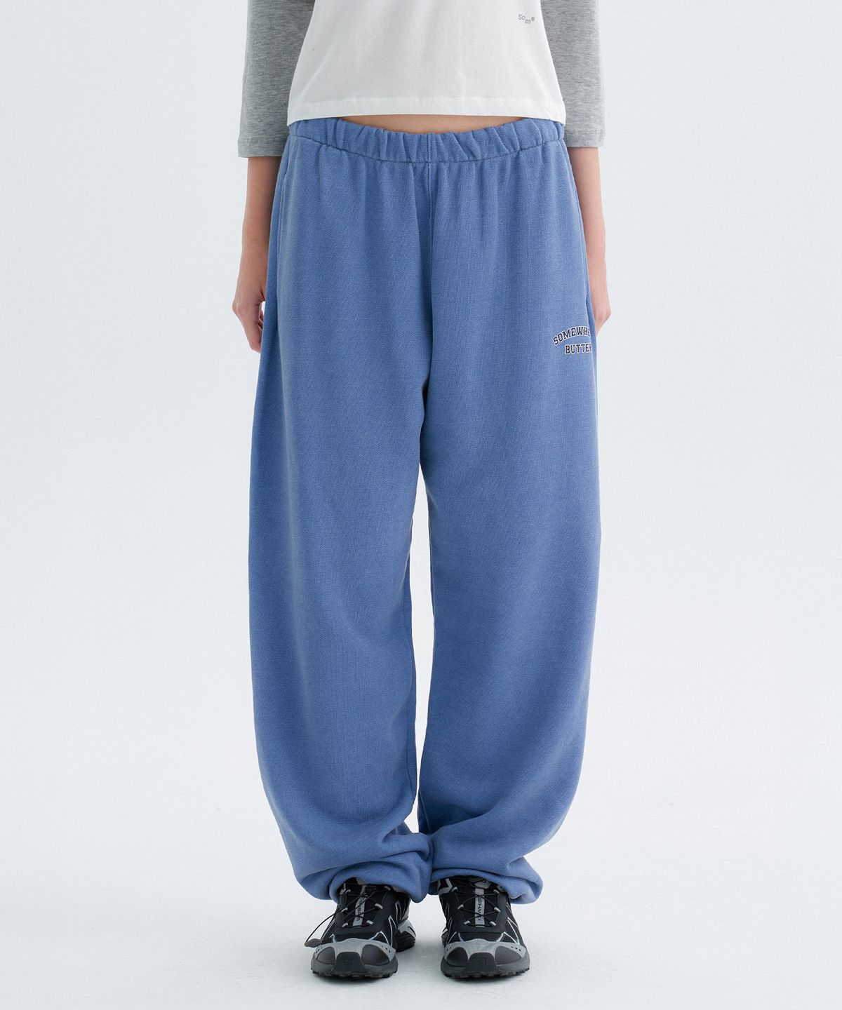 썸웨어버터(SOMEWHEREBUTTER) Pigment Ford Sweat Jogger Pants - Blue