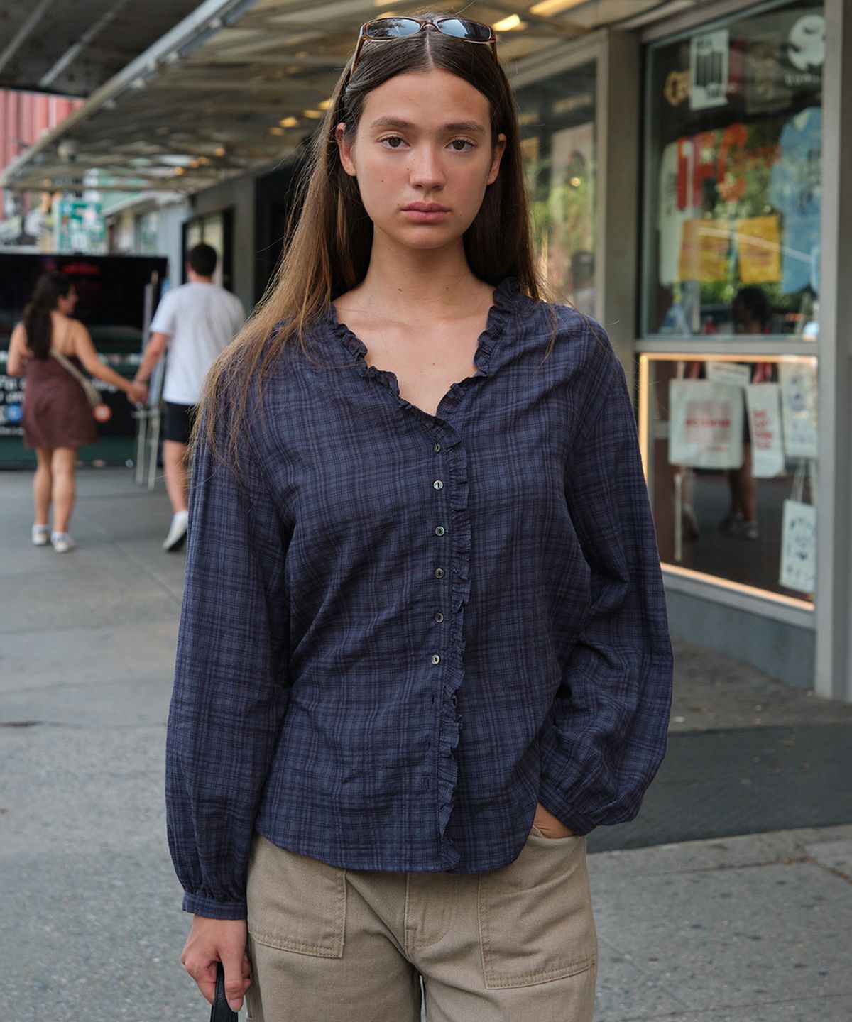 썸웨어버터(SOMEWHEREBUTTER) Nod Check Frill Blouse - Vintage Navy