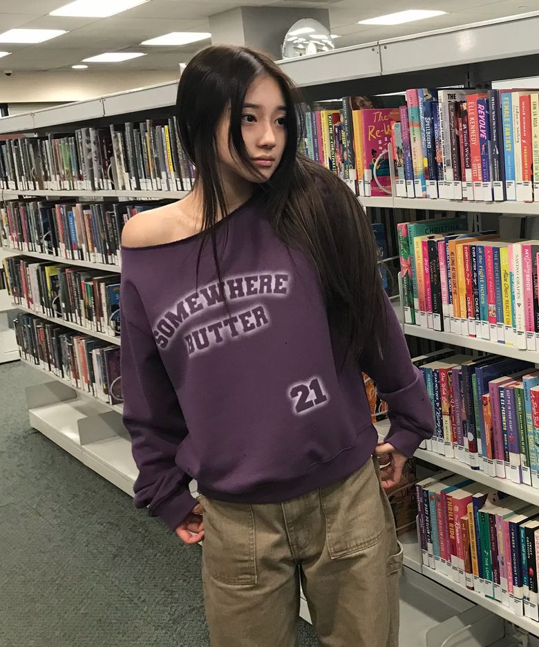 21 Logo Off Shoulder Sweatshirt - Dusty Purple