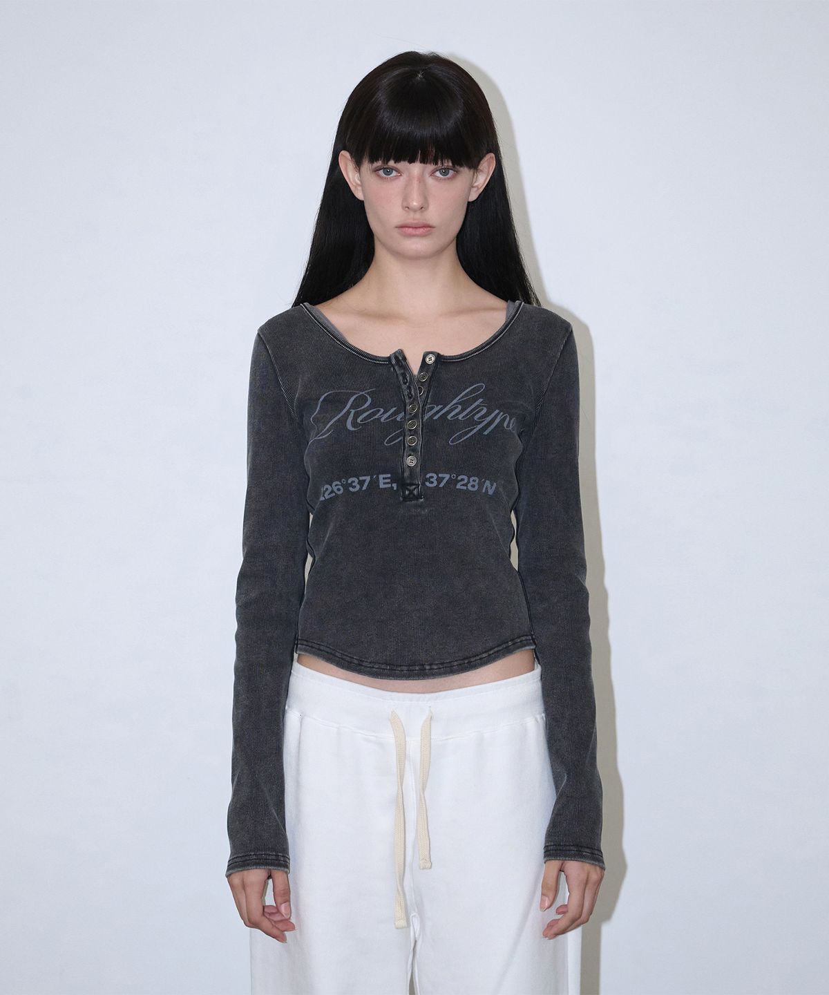 로타입(ROUGHTYPE) Slim Washed Henley Neck Long Sleeve - Black