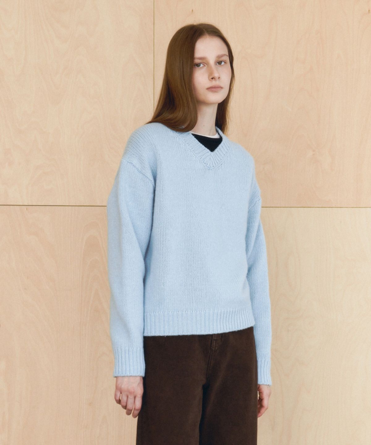 더라이(THERYE) Fine Wool V-Neck Knit(Light Blue)