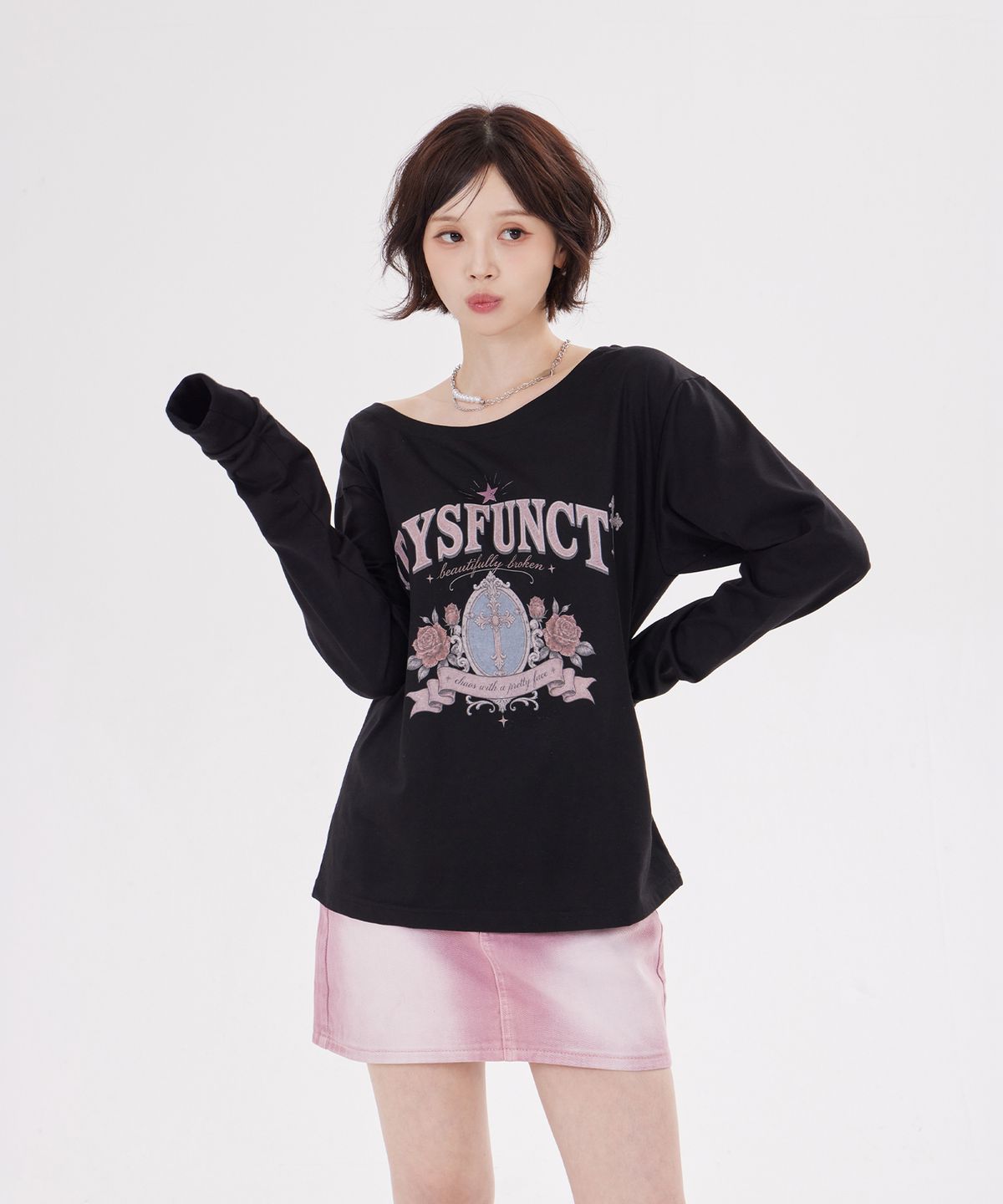 디스펑트(DYSFUNCT) ROSE FRAME GRAPHIC One-Shoulder Tee(BLACK)