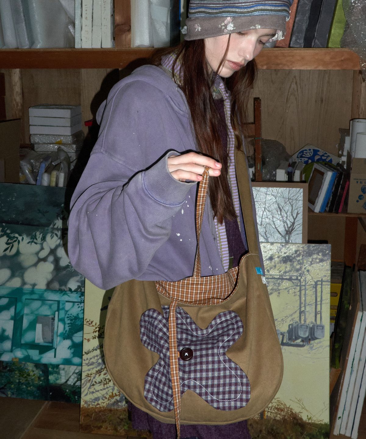 메종크렘(MAISON CREME) Check flower Cross bag_Beige