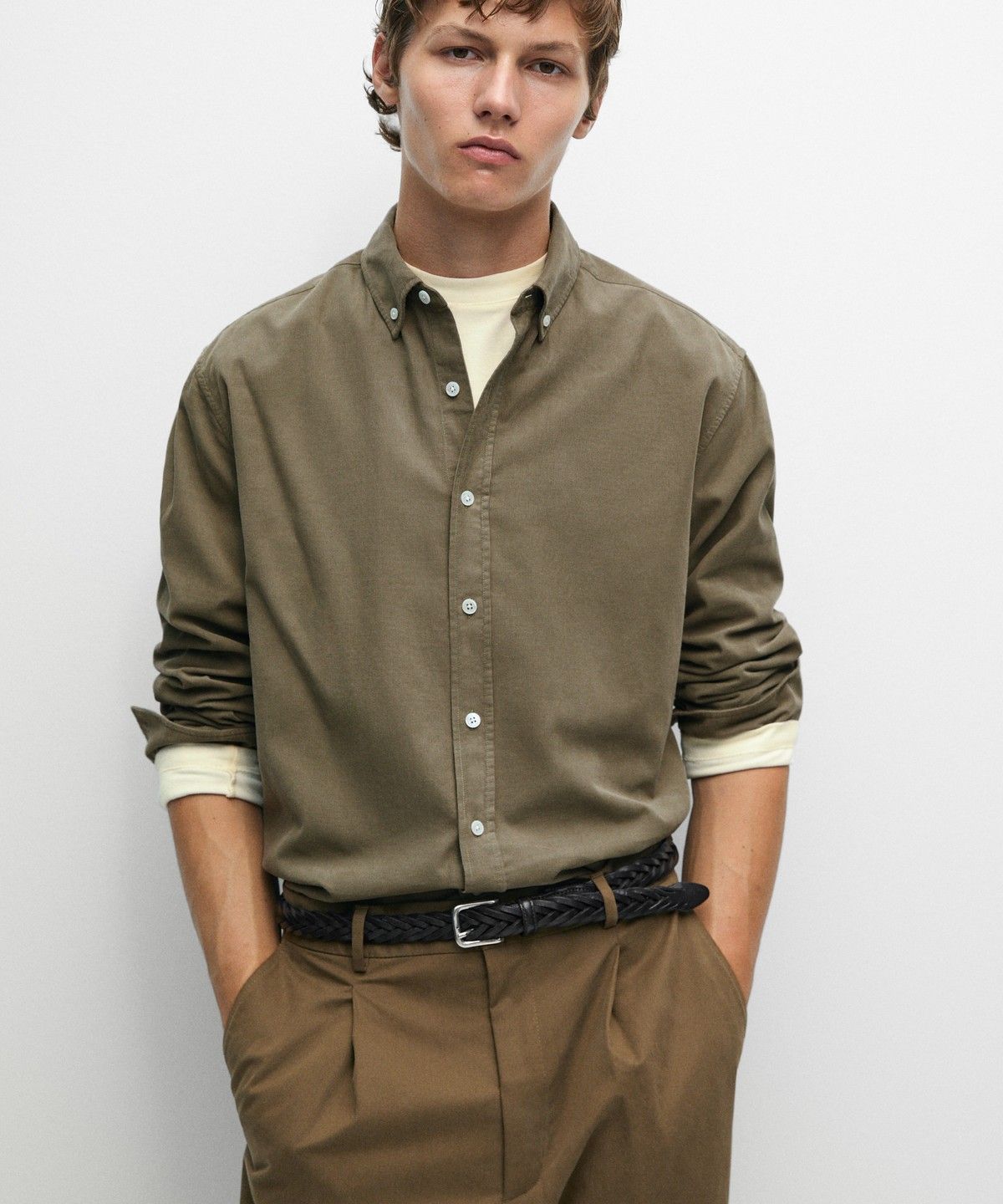 마시모두띠(MASSIMO DUTTI) 레귤러 핏 니들코드 셔츠