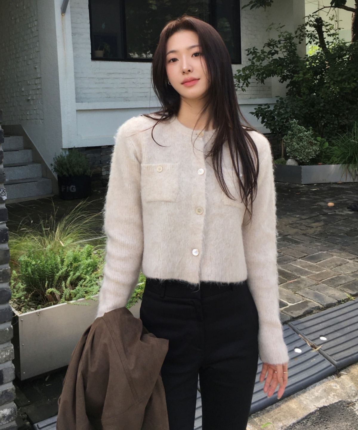 어나우트(UNNOUT) HAIRY WOOL KNIT CARDIGAN OATMEAL BEIGE