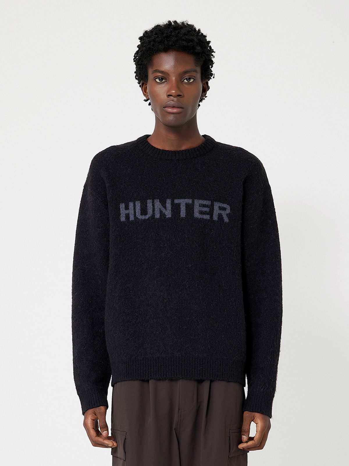 헌터(HUNTER) [MEN] 시그니처 스웨터 - 블랙 HFMW201AKNBLK