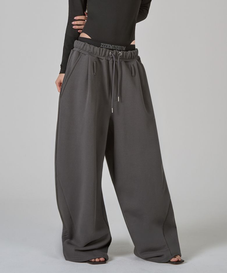LAYERED BANDING ONE-TUCK SWEATPANTS (CHARCOAL)