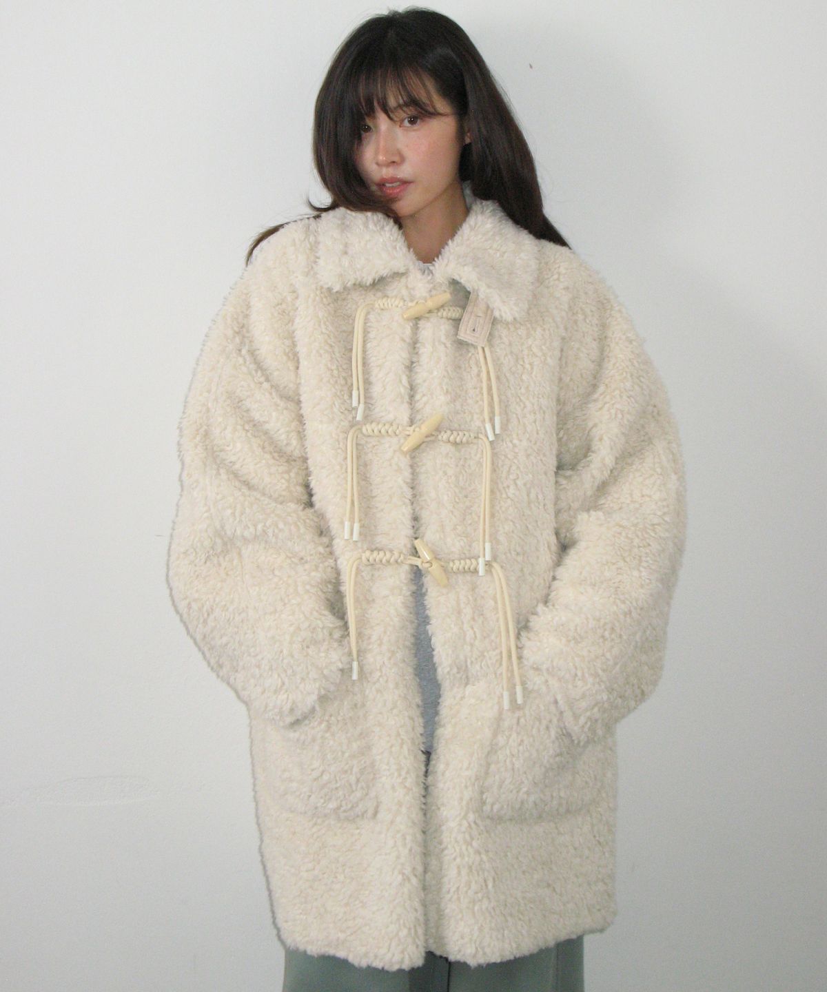 론론(RONRON) HIGH NECK TOGGLE HALF COAT IVORY