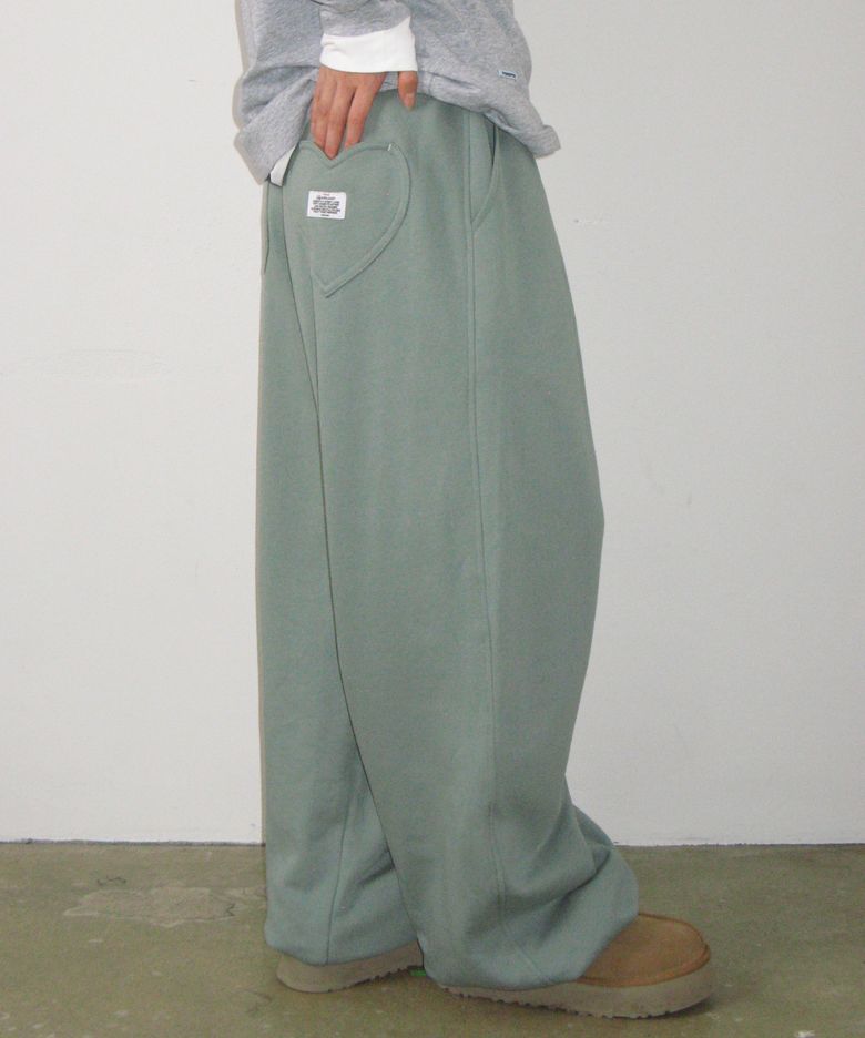 HEART POCKET WIDE JOGGER PANTS ASH KHAKI