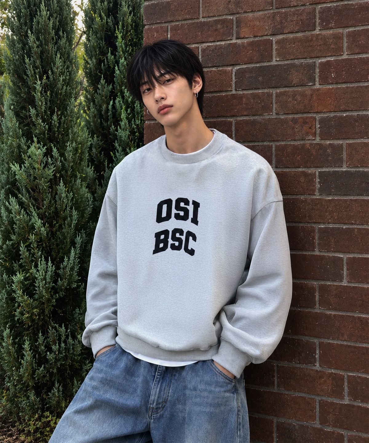 오에스아이(OSI) 세미 크롭 크루넥 맨투맨 바시티 그레이