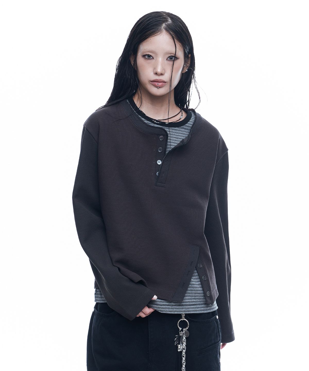 EASY NO EASY（イージーノーイージー）の「Striped Layered Waffle Henley T-shirt - Charcoal（Tops）」