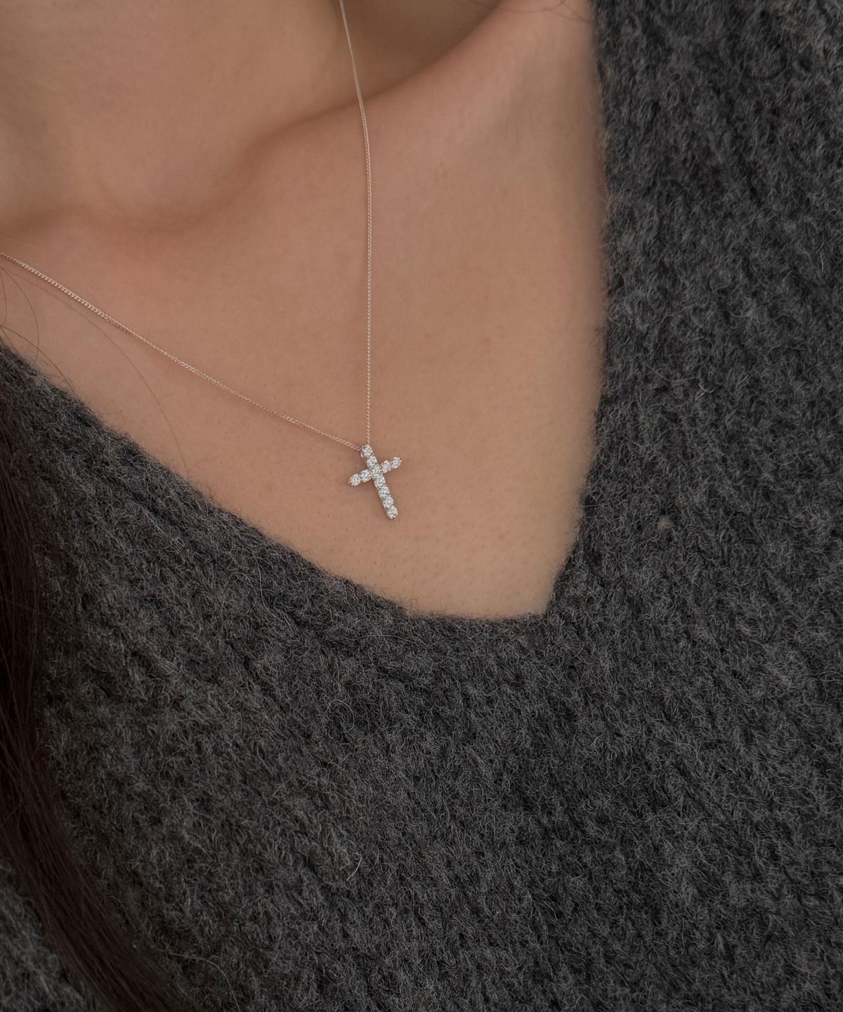 바라두(BARADU) 925 Crystal cross necklace
