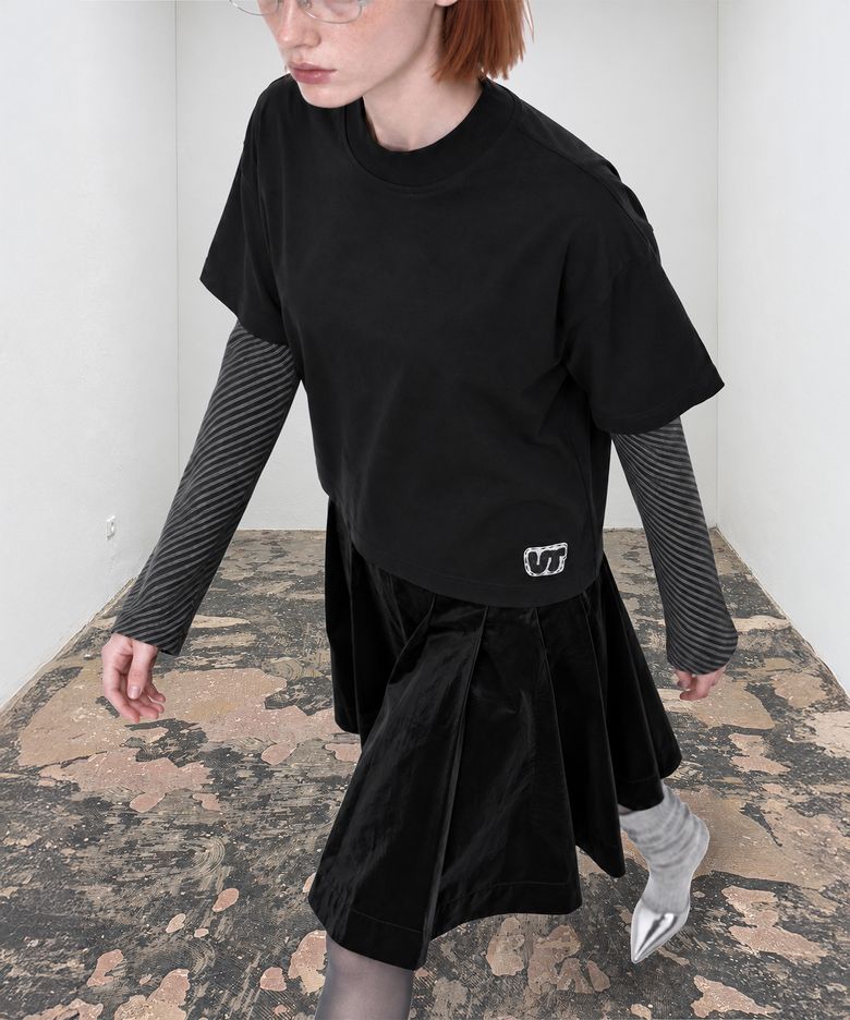 COMPACT MOCK NECK TOP_BLACK