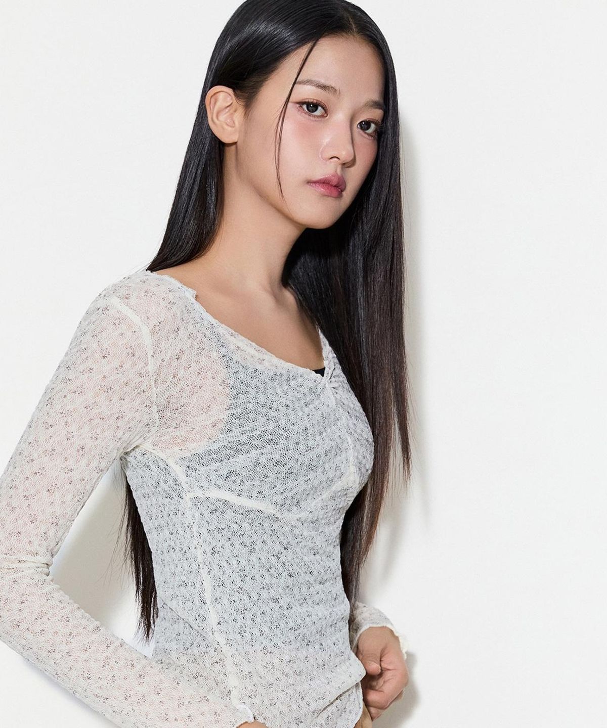 미쏘(MIXXO) 링클 패턴 긴팔 티셔츠_MIWLWGT0SS