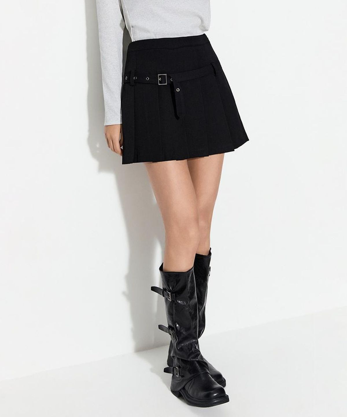 미쏘(MIXXO) 플리츠 벨티드 미니스커트_MIWWHGT32G
