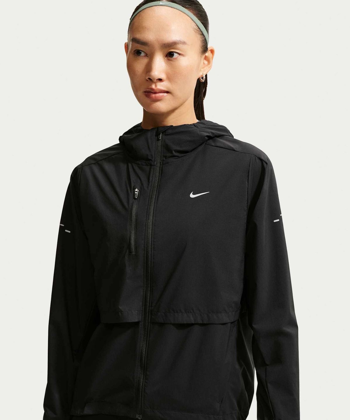 나이키(NIKE) 스위프트 스톰 핏 러닝 재킷 W - 블랙 / IH8142-010