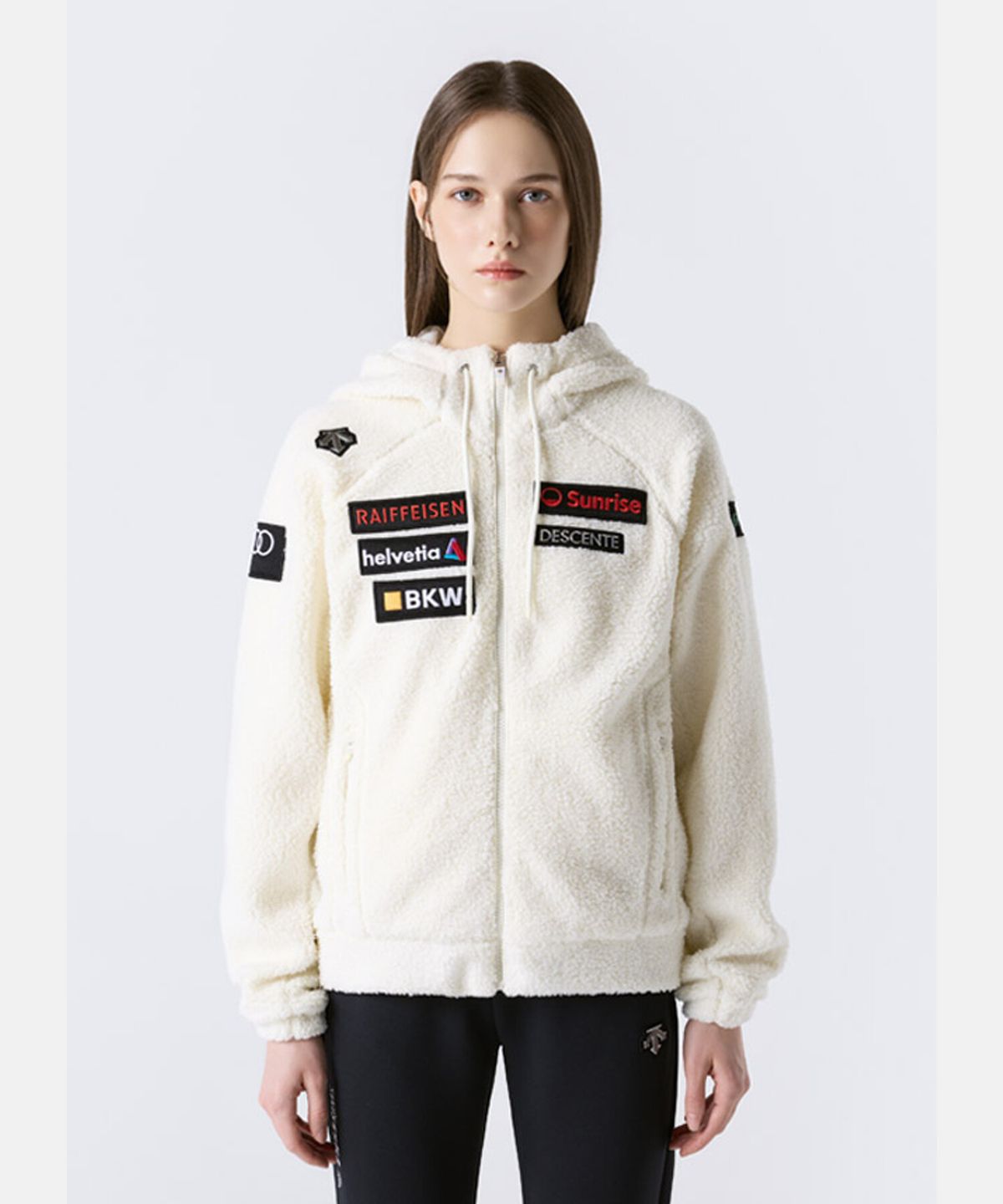 데상트(DESCENTE) 스위스 스키 팀그래픽 셰르파 플리스 자켓 아이보리 SR423SKTO3