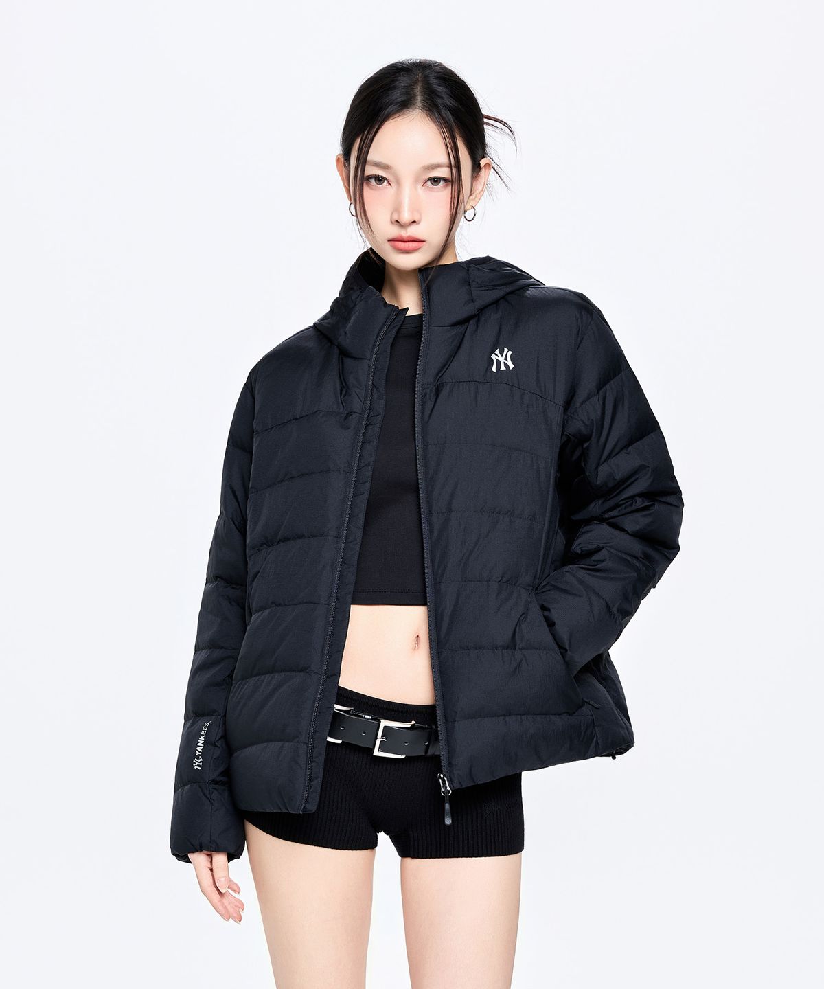 엠엘비(MLB) 고프코어 후드 패커블 경량 커브패딩 NY (Black)