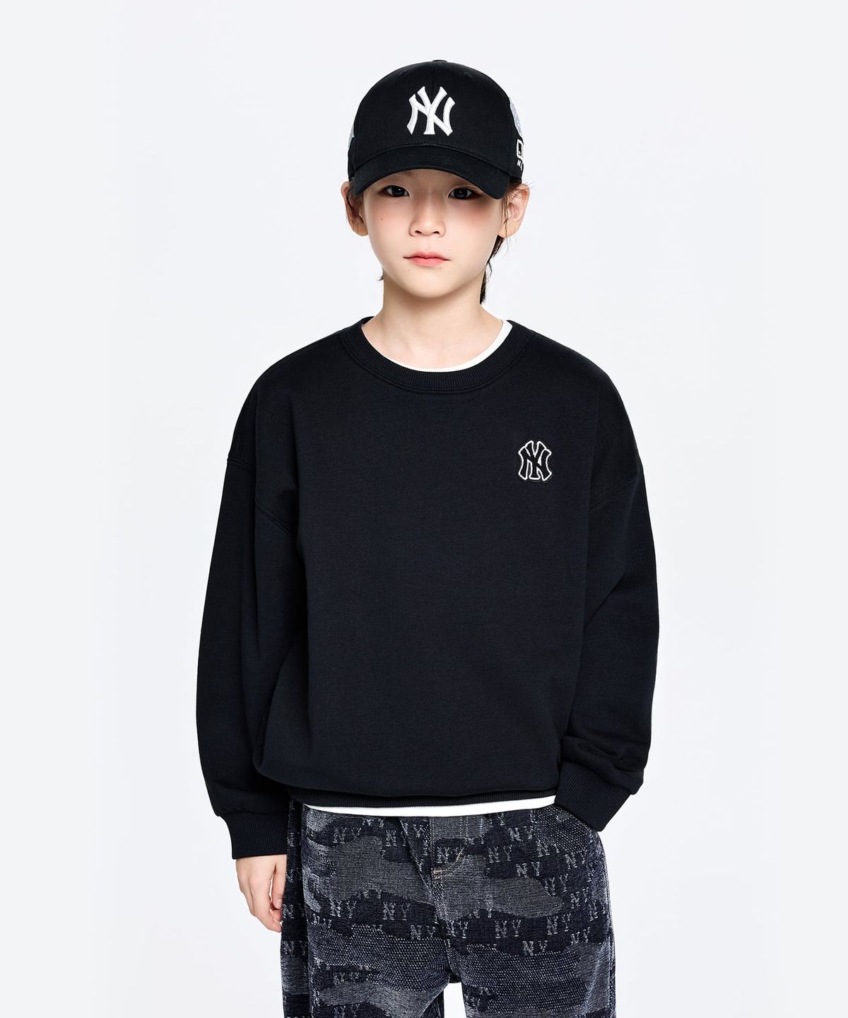 엠엘비 키즈(MLB KIDS) 스포티브 베이직 스몰로고 기모 맨투맨 NY (Black)