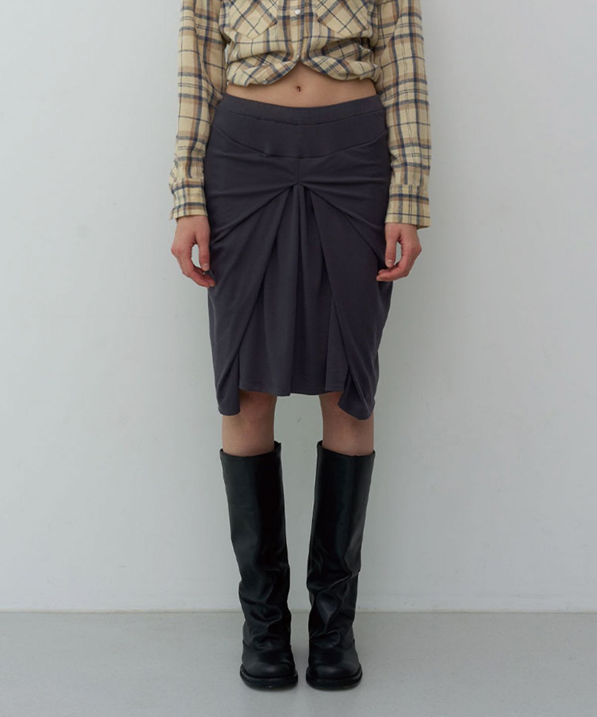 프리퍼프리퍼(PREFERPREFER) Pinched Drape Skirt (Charcoal)