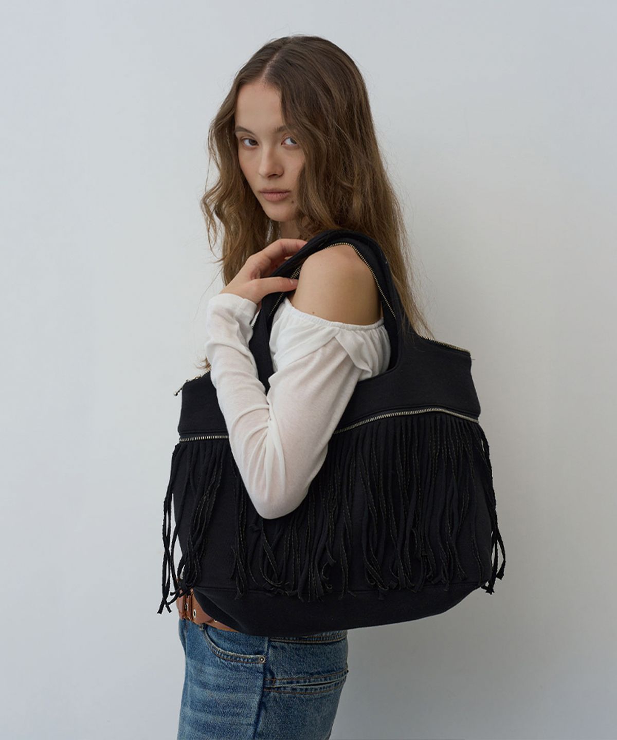 프리퍼프리퍼(PREFERPREFER) Fringe Zip Bag (Black)