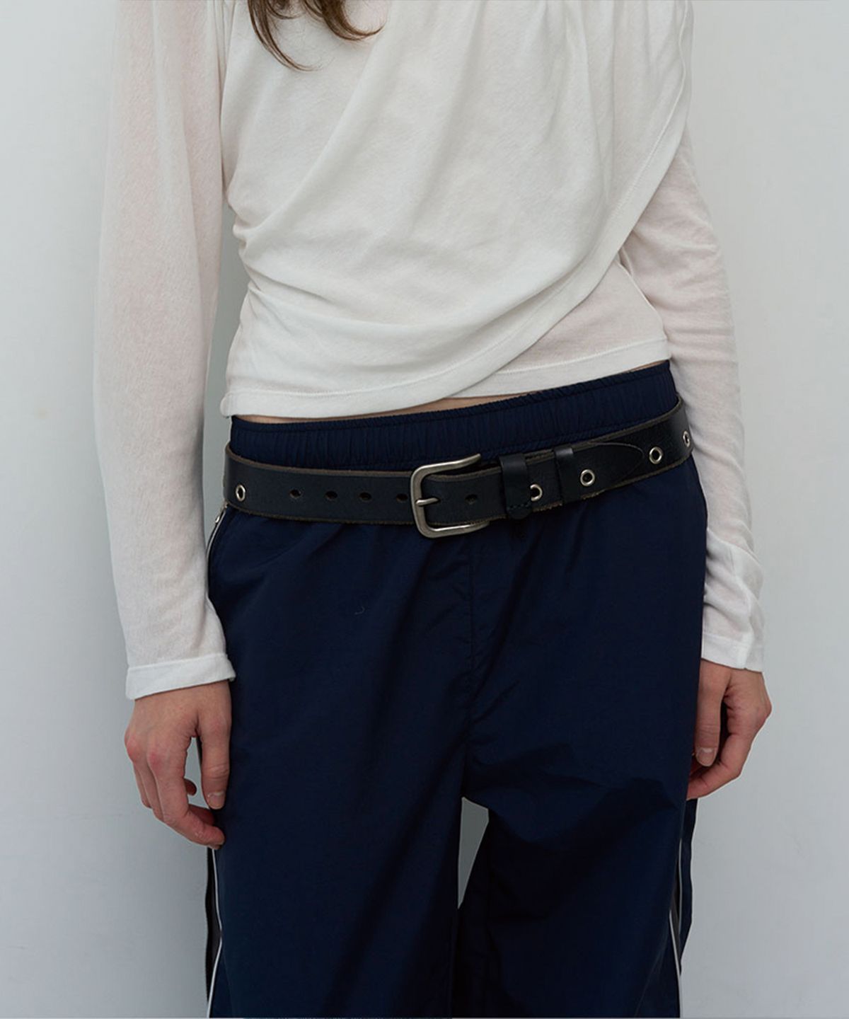 프리퍼프리퍼(PREFERPREFER) Eyelet Leather Belt (Black)