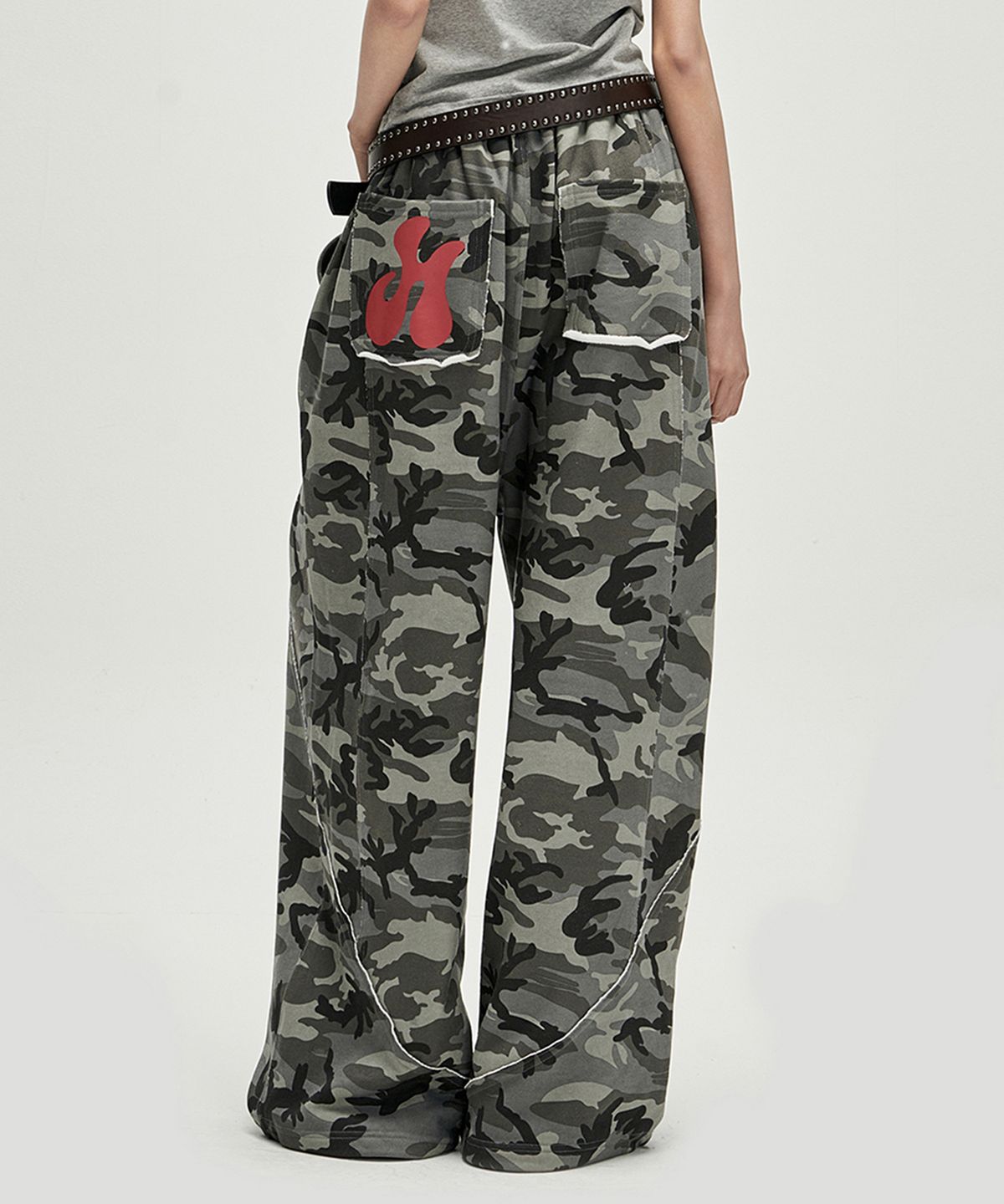 히쇼(HISYO) Diagonal Panel Raw Edge Sweat Pants - Camo Grey