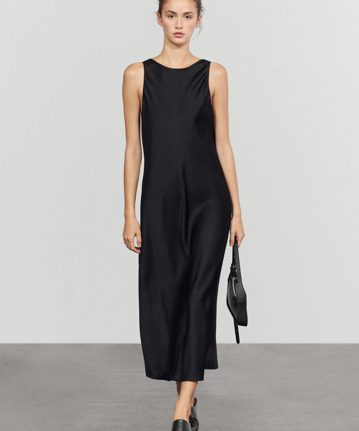 마시모두띠(MASSIMO DUTTI) 새틴 크링클 미디 원피스