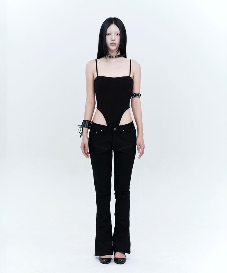 사이드 지퍼 세미 부츠컷 로우라이즈 팬츠 (BLACK)