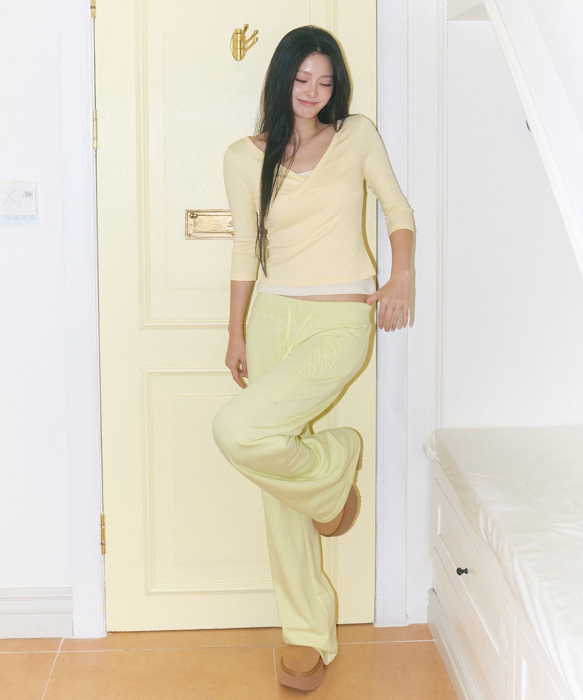 로잔느(ROSEANNE) Off-Duty Straight Sweatpants (Lemon Lime)