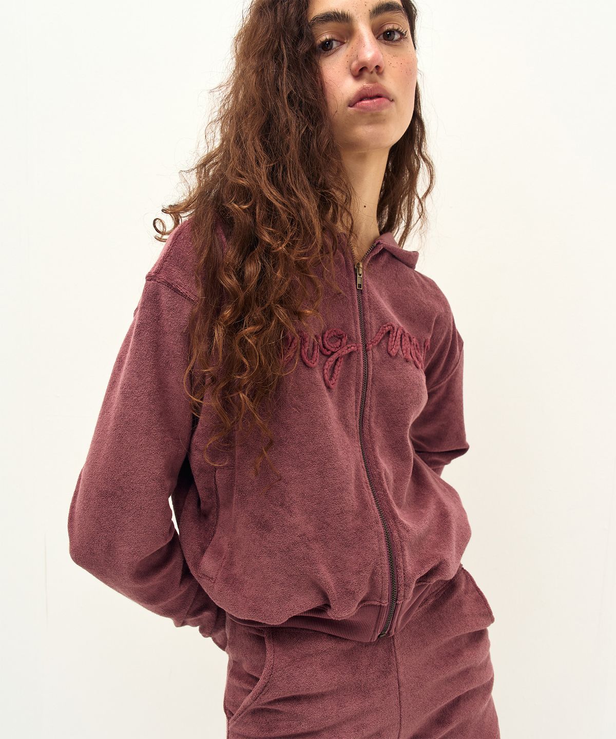 지지비샤(JIJIVISHA) HUG ME HOODIE (PINK)