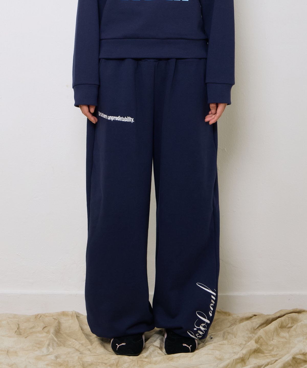 에키오(EKIO) ekio 로고 조거 스웻팬츠 (Navy)