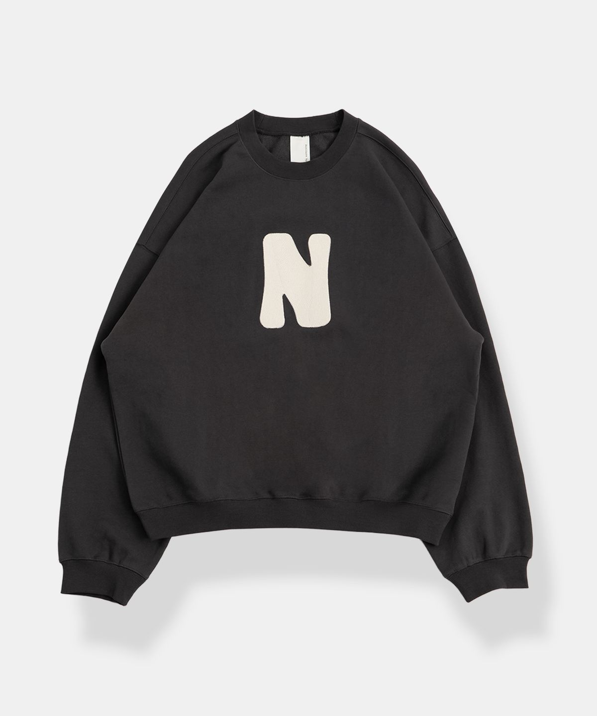 그라프트맨(GRAFTMEN) DRAWING TYPO SWEATSHIRT / CHARCOAL