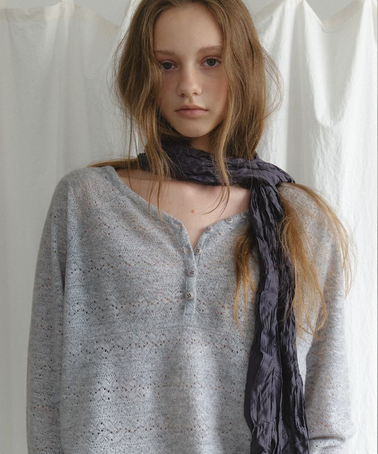 Charis Crinkle Scarf_Charcoal
