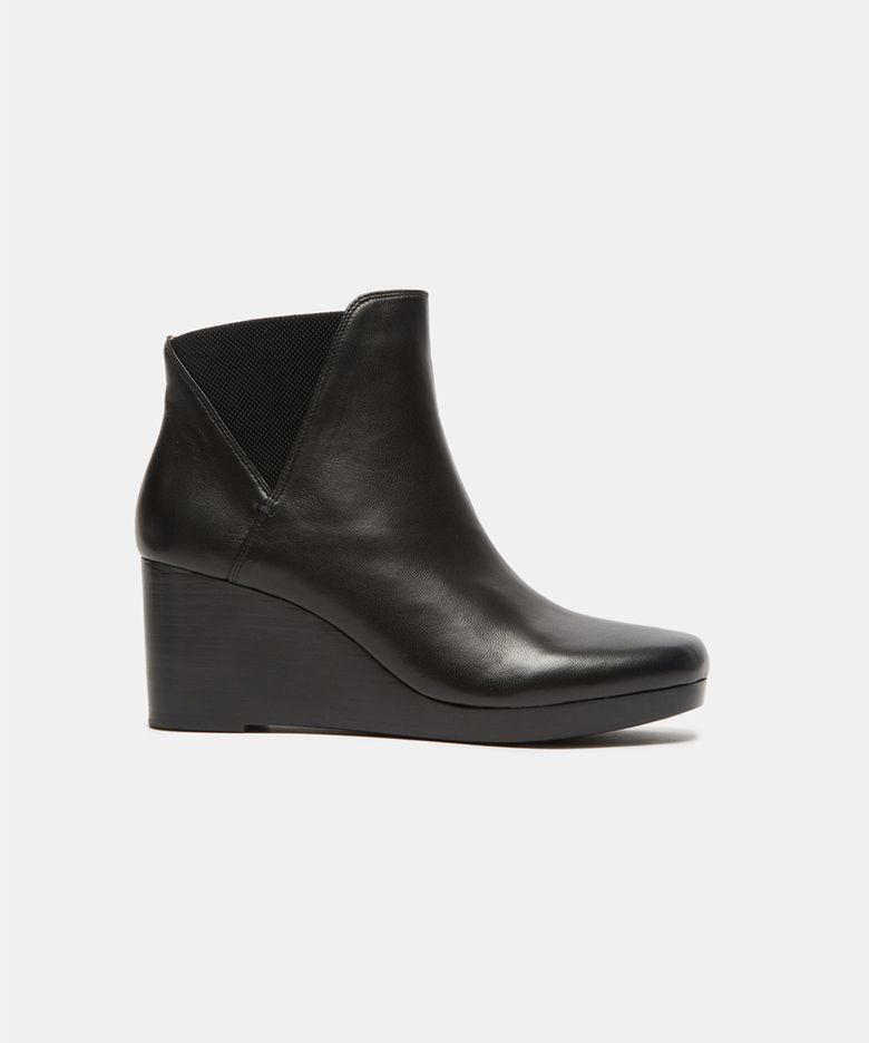 Side banding wedge heel ankle boots(black)_DG3CW26504BLK