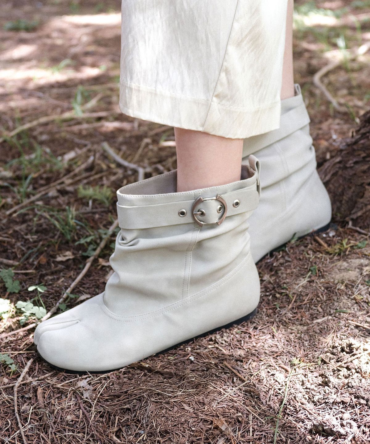 페이즈(PAES) Vintage Shirring Ankle Boots / Cream