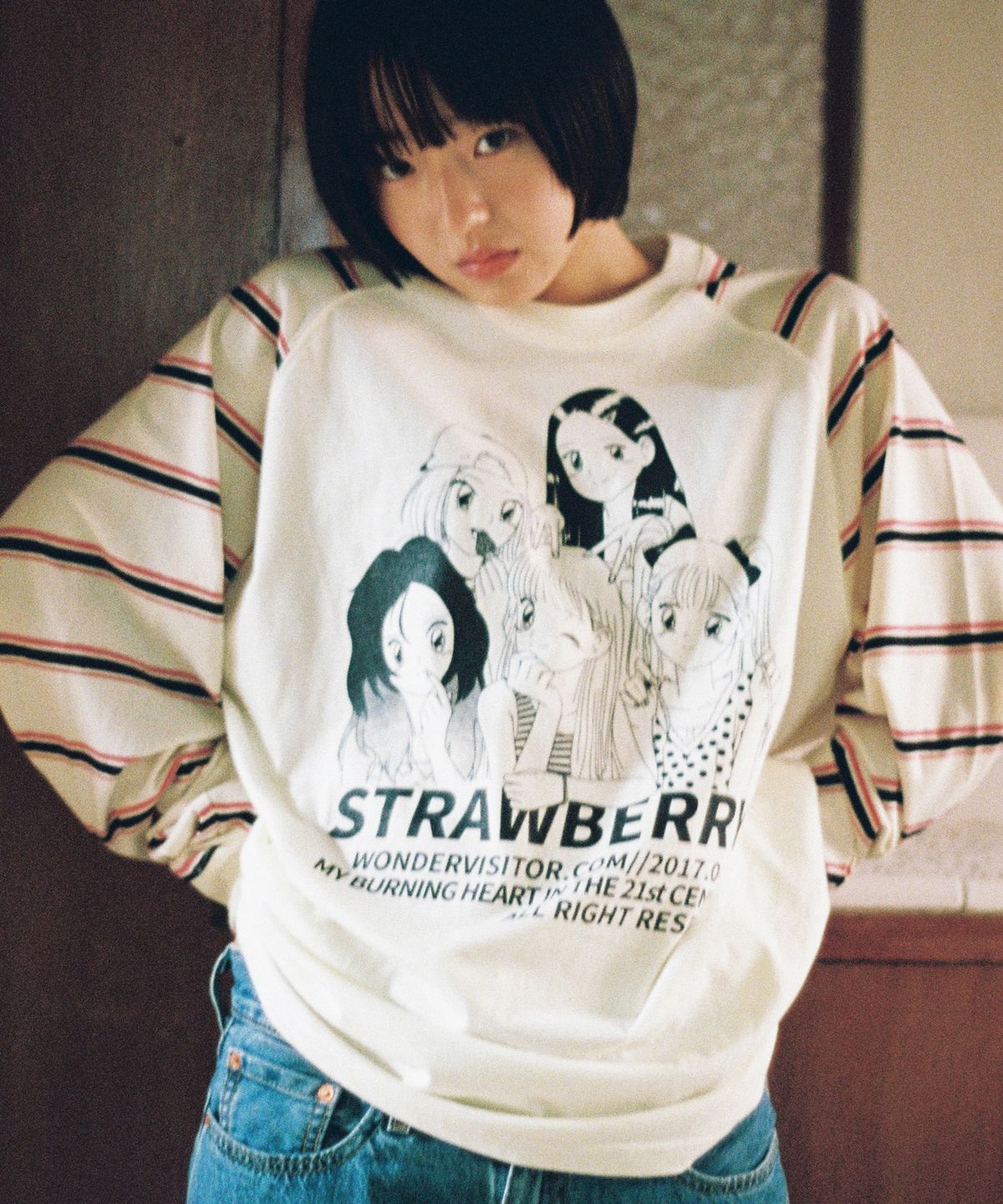 원더비지터(WONDERVISITOR) Strawberry EP4 Raglan LS-T [Beige]