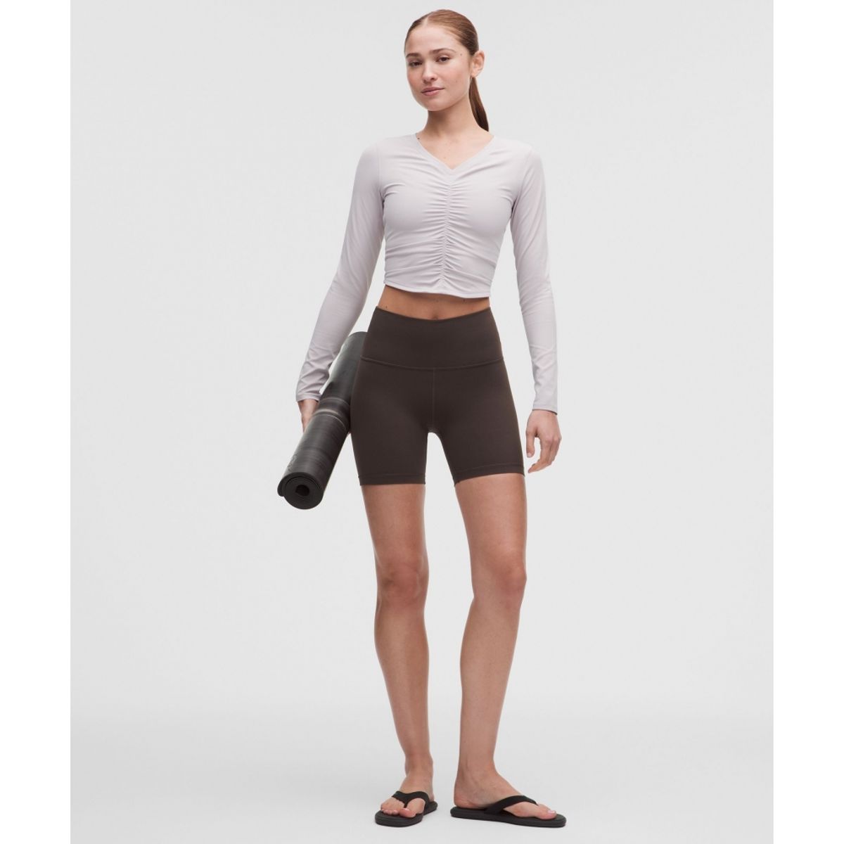 룰루레몬(LULULEMON) 올 잇 테익스 백 루시드 하이라이즈 쇼츠 6inch  MAMU