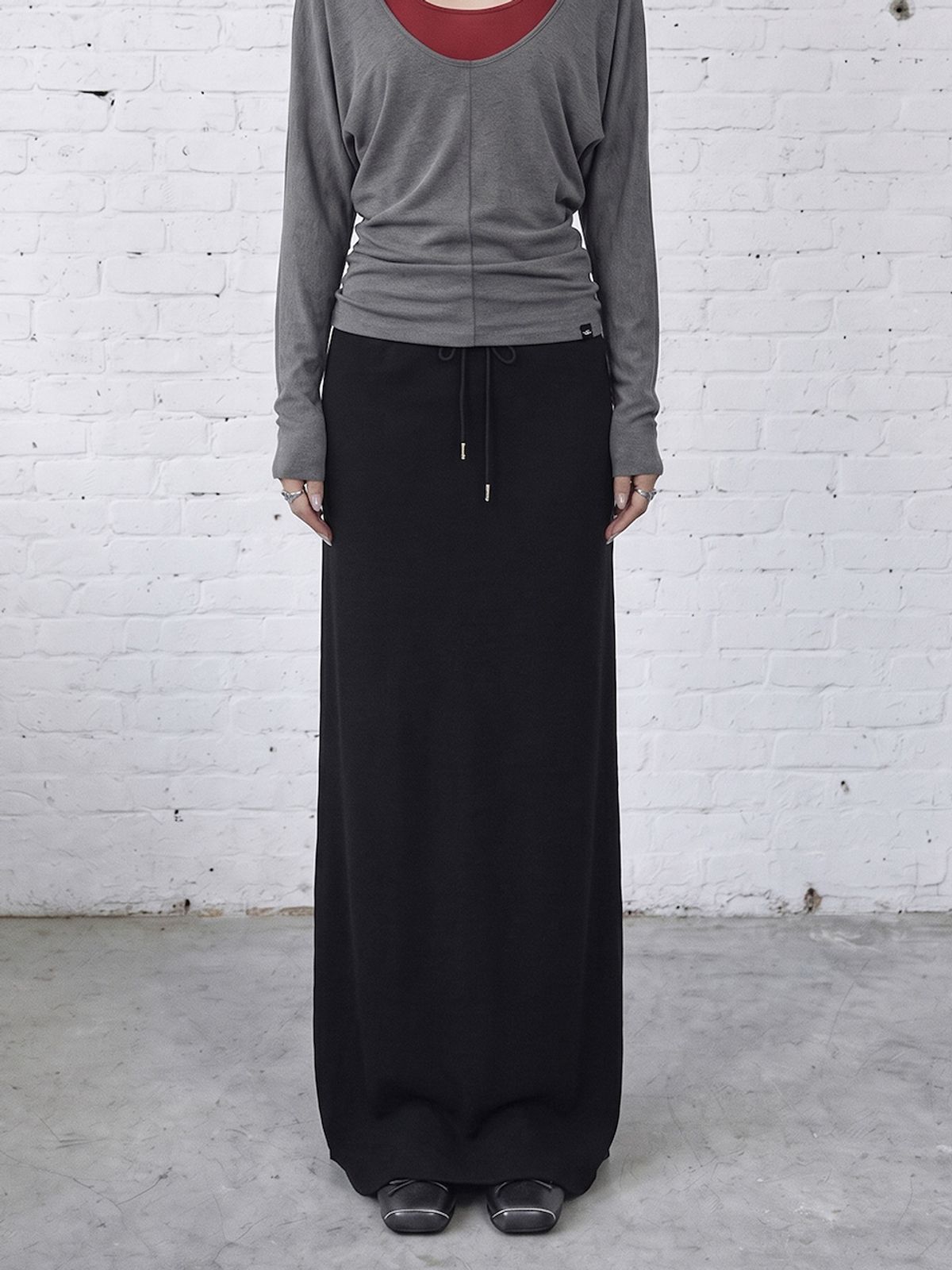 바운더리(BOUNDARY) GLAM BACK SLIT LONG SWEAT SKIRT BLACK