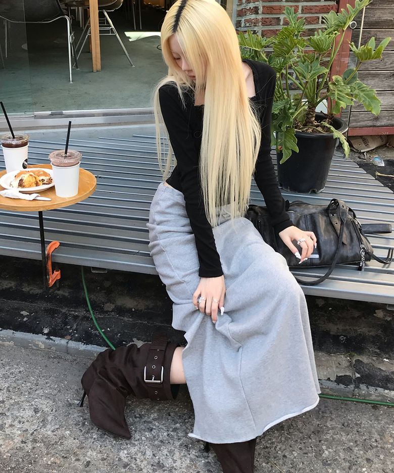 [이제 PICK] GLAM BACK SLIT LONG SWEAT SKIRT MELANGE GRAY
