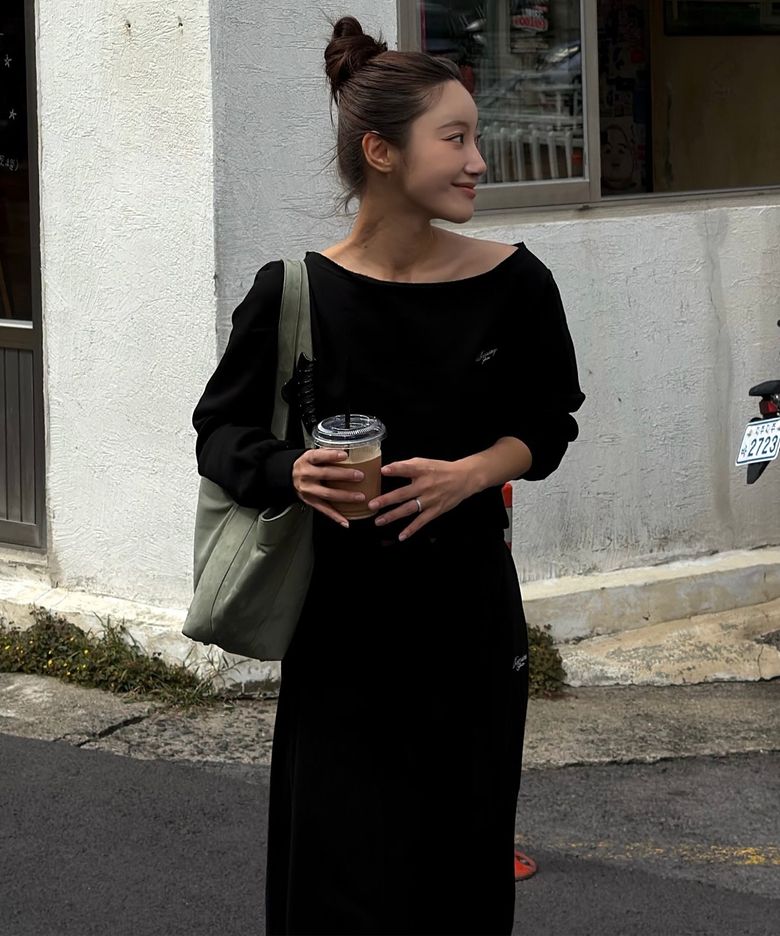 GLAM CUT OFF ONE SHOULDER SWEATSHIRT BLACK