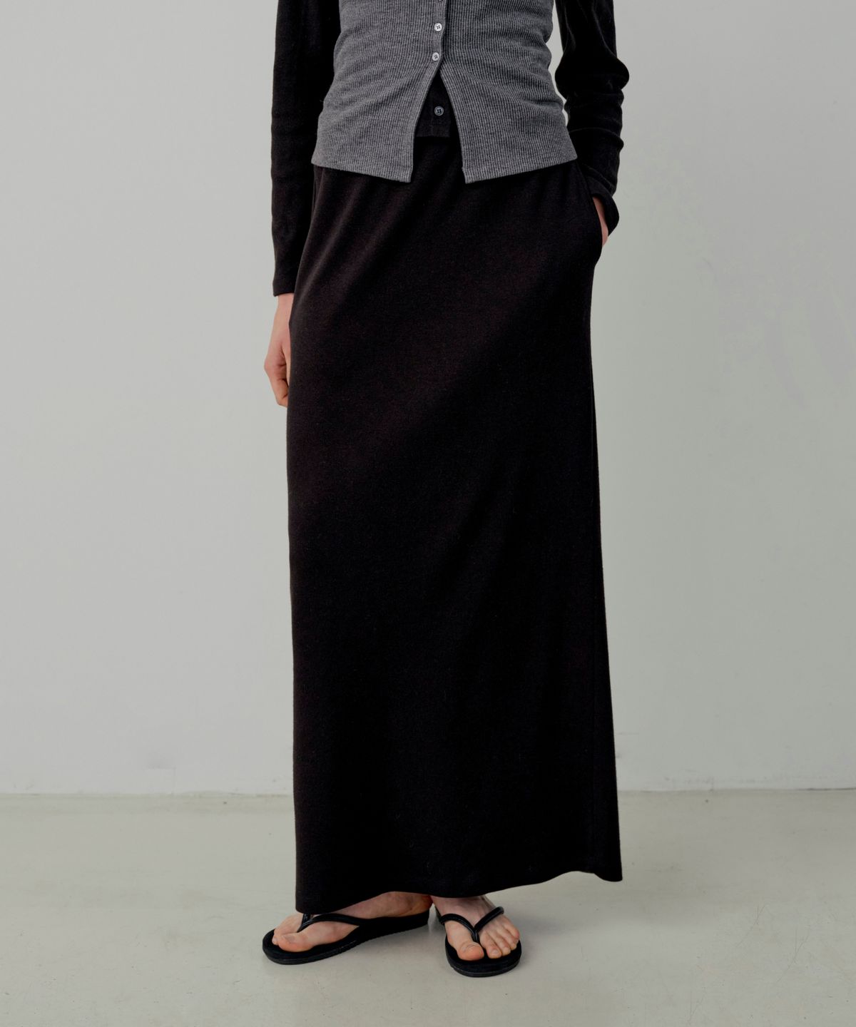 르세지엠(LESEIZEME) Classic Rib Knit Banding Long Skirt - Black
