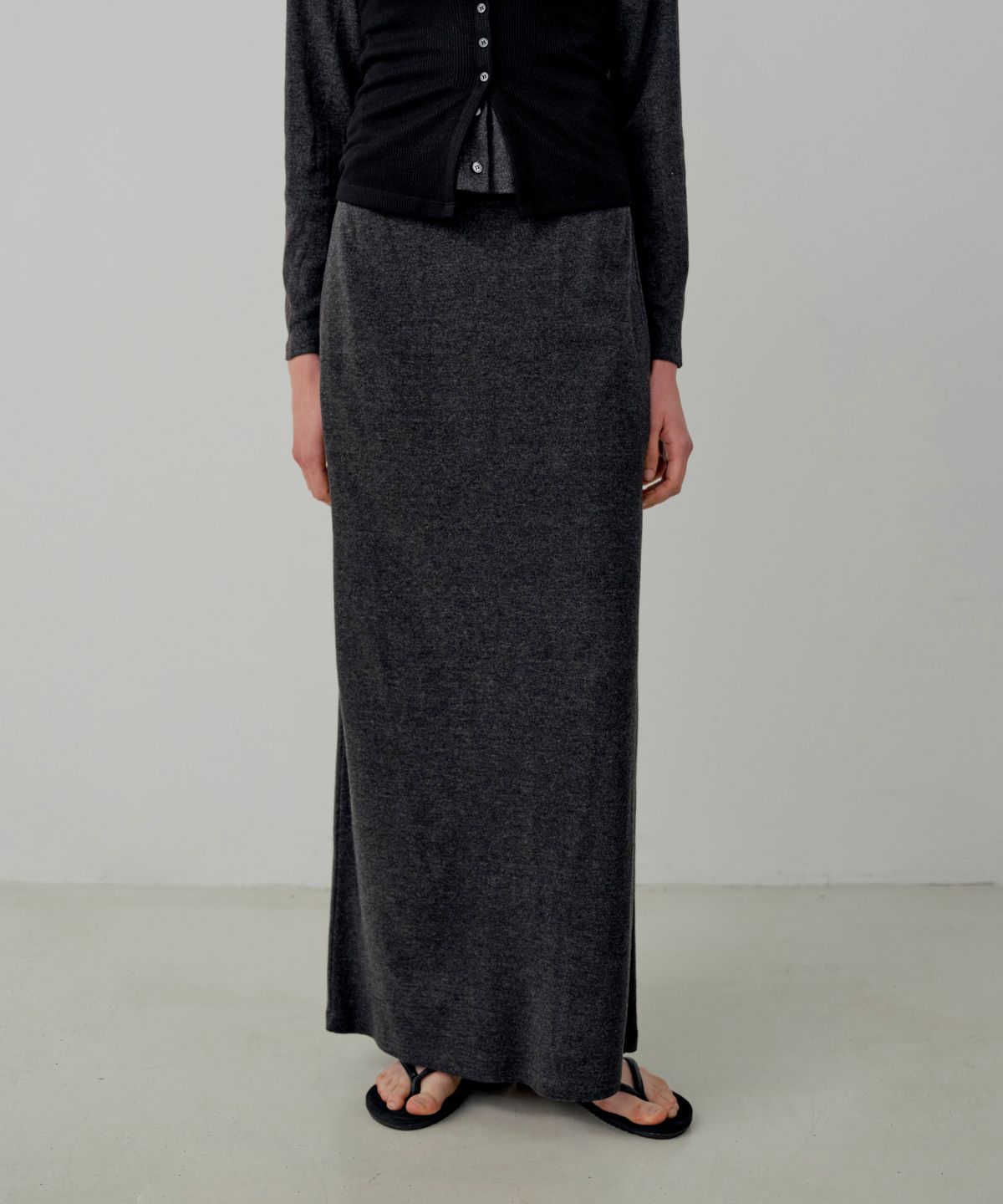 르세지엠(LESEIZEME) Classic Rib Knit Banding Long Skirt - Charcoal