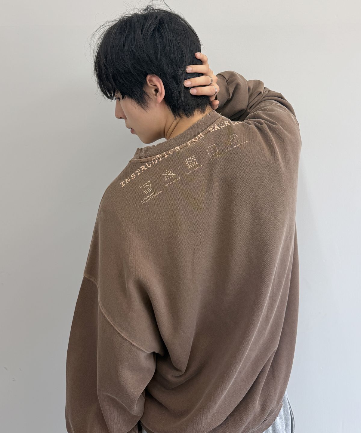 씨에이치사공사(CH.404) INSTRUCTION PIGMENT SWEATSHIRT BROWN