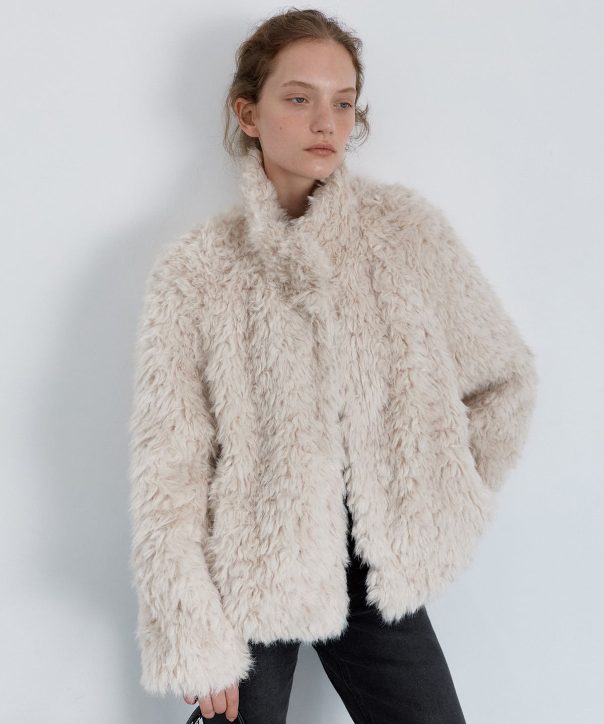 유라고(URAGO) Curly fluffy fur jacket_Cream beige