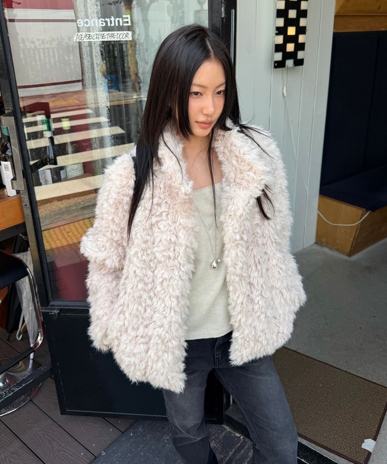 [앨리스 펑크X유라고] Curly fluffy fur jacket_Cream beige