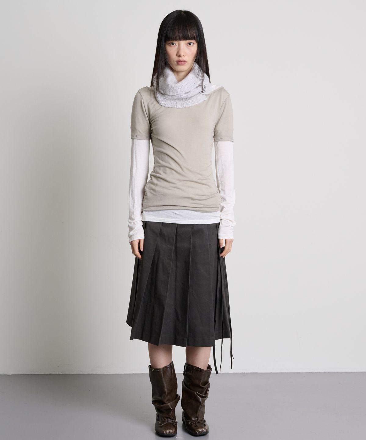 더애틋(THE AÉTUT) Wool Long Sleeve Button Detail T-Shirt_Light Khaki