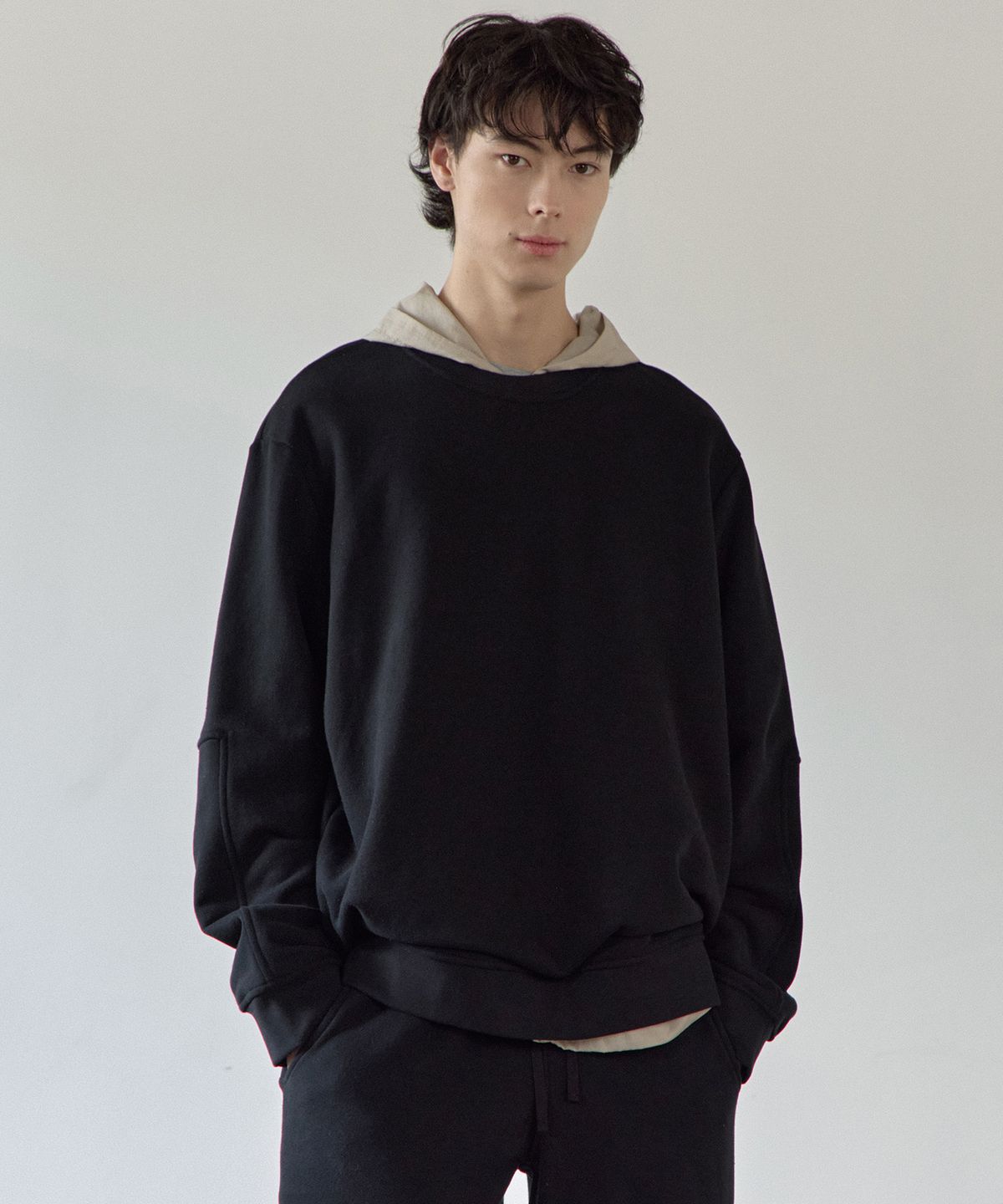 에이리(EYRI) (Unisex)릴랙스드 스웨트 셔츠_블랙