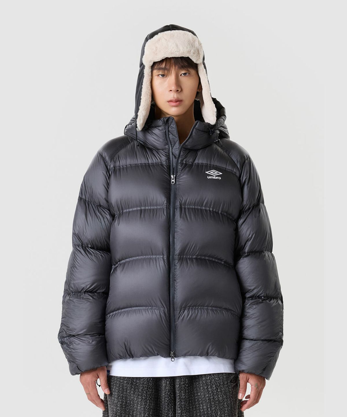 엄브로(UMBRO) 엑스레이 후디드 미들 다운 차콜 UR421CDJN5